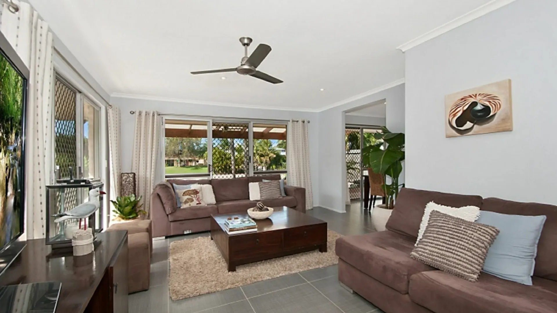 At Riverbend Broadbeach Waters 0*,